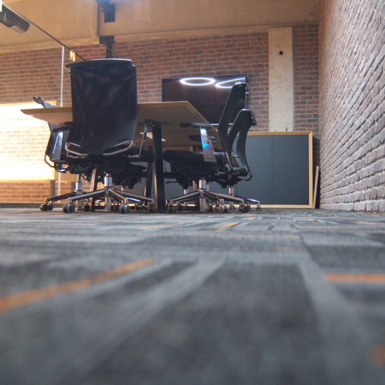 Karo Halı – Kemalpaşa – Bisan (2)